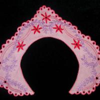 Воротник из розового искусственного шелка