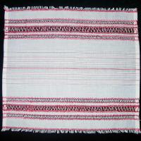 Белая салфетка с красными мережками