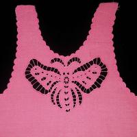 Передняя полочка детской маечки розового цвета