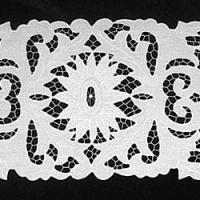 Дорожка на пианино прямоугольная белая