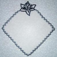 Носовой платок (черными нитками по белому батисту)