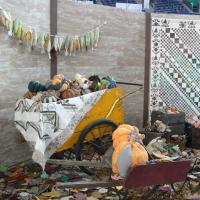 Овощи из кусочков ткани на фестивале квилта. 