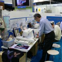 Стенд компании Brother на фестивале квилта. Токио. 