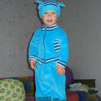 Машинная вышивка. Трикотажный костюм