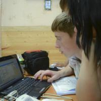 Май 2011. Шашлыки да вышивка