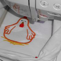 Наседка. Машинная вышивка.