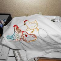 Машинная вышивка. Куринное семейство.