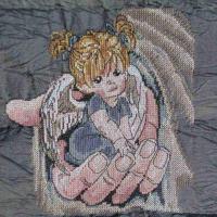 Ангел на ладошке. Машинная вышивка крестом